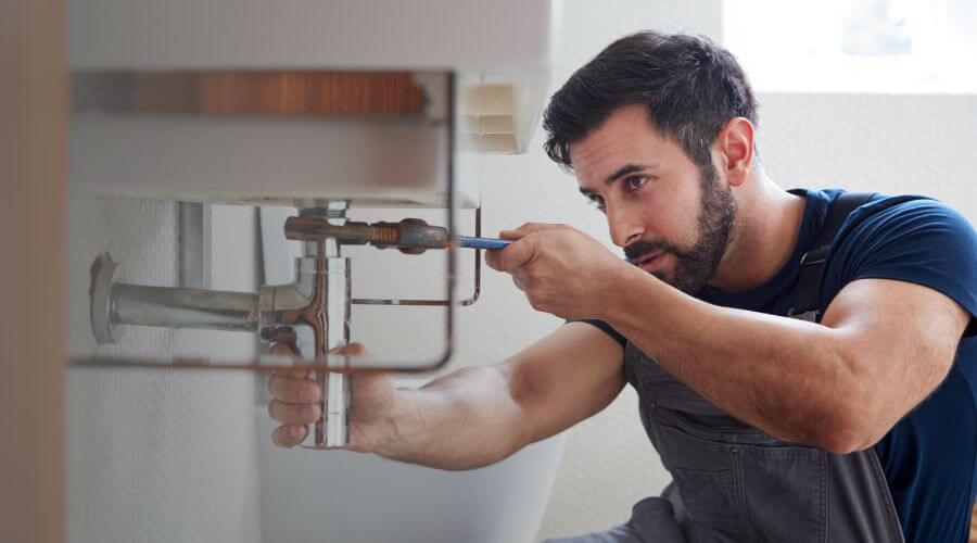 Water heater thermostat replacement in Akron, IN